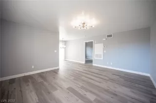 Photo #3: 2461870 Listing 