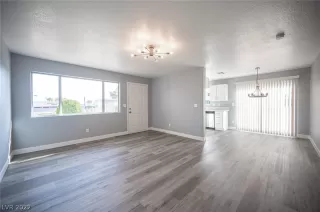 Photo #4: 2461870 Listing 