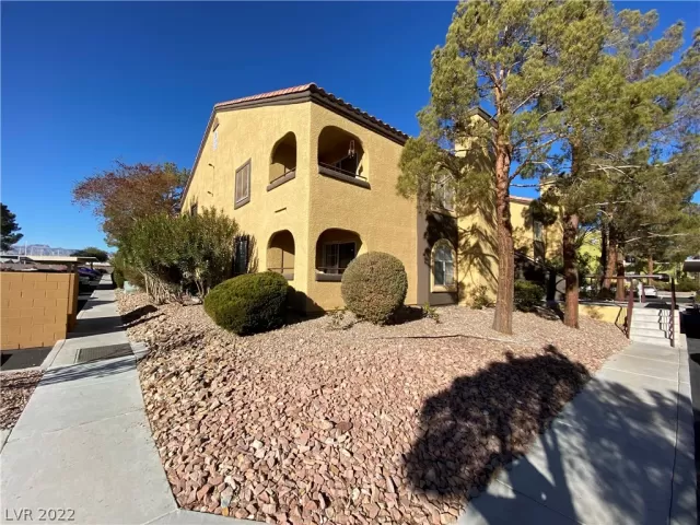 MLS: 2461871 Condo For Sale