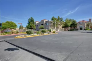 Photo #3: 2461879 Listing