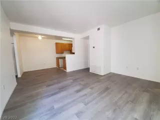 Photo #1: 2461897 Listing 