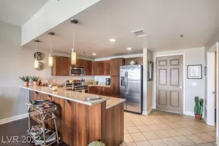 Photo #6: 2461903 Listing 