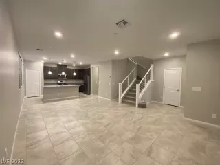 Photo #6: 2461904 Listing 