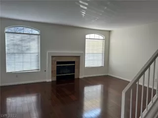 Photo #6: 2461907 Listing 