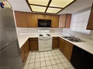 Photo #3: 2461944 Listing 