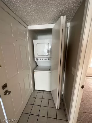 Photo #6: 2461944 Listing 