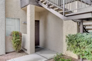 Photo #2: 2461956 Listing