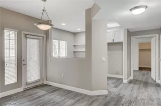 Photo #5: 2461956 Listing