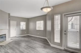 Photo #6: 2461956 Listing