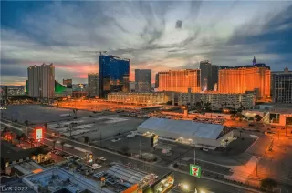 Photo #3: 2461960 Listing