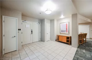 Photo #5: 2461960 Listing