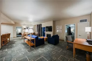 Photo #6: 2461960 Listing