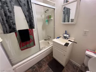 Photo #5: 2461964 Listing