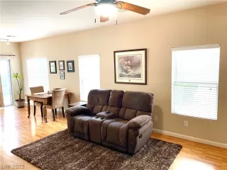 Photo #3: 2461968 Listing