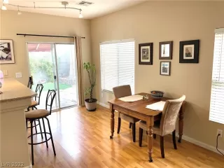 Photo #6: 2461968 Listing