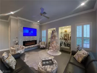 Photo #1: 2461978 Listing 