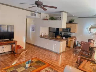 Photo #4: 2461984 Listing 