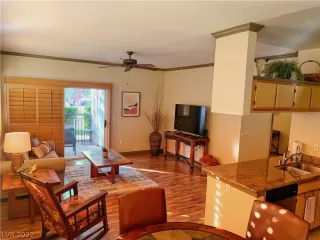 Photo #5: 2461984 Listing 