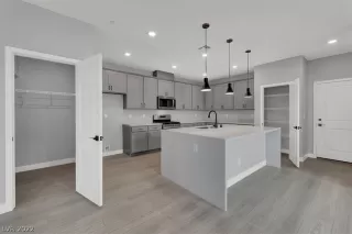 Photo #6: 2462005 Listing 