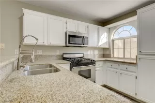 Photo #1: 2462014 Listing