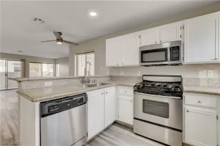 Photo #2: 2462014 Listing