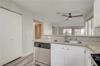 Photo #3: 2462014 Listing