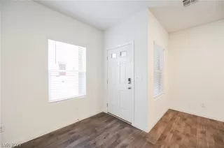 Photo #5: 2462019 Listing 