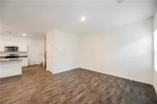 Photo #6: 2462019 Listing 