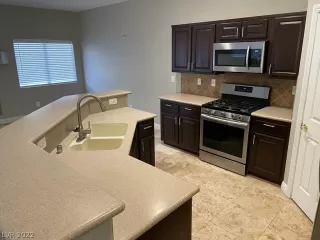 Photo #2: 2462027 Listing 