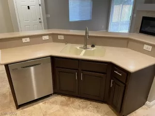Photo #4: 2462027 Listing 