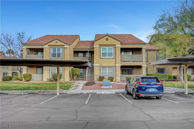 MLS: 2462033 Condo For Sale