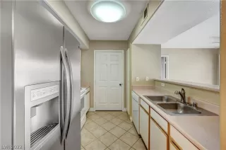 Photo #6: 2462033 Listing