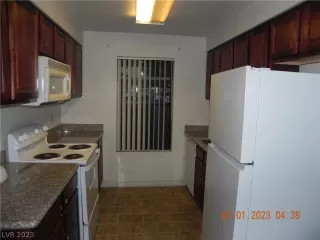 Photo #2: 2462045 Listing 