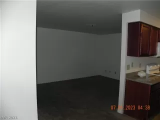 Photo #3: 2462045 Listing 