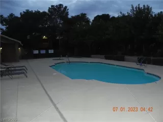 Photo #4: 2462045 Listing 