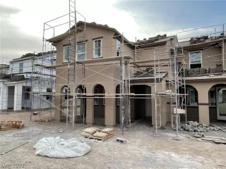 Photo #1: 2462052 Listing