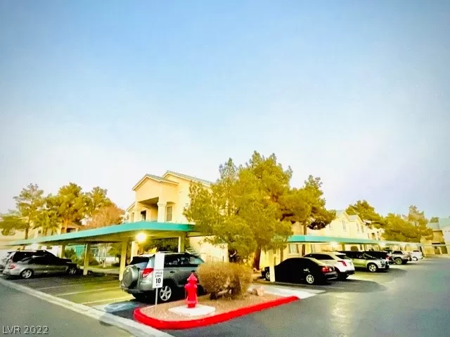 MLS: 2462086 Condo For Sale