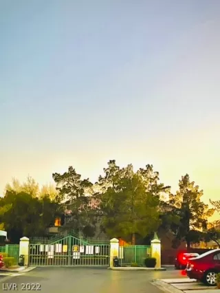 Photo #3: 2462086 Listing 