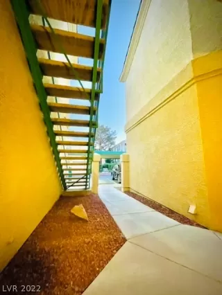 Photo #4: 2462086 Listing 