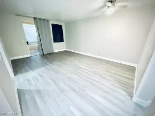 Photo #5: 2462086 Listing 