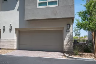 Photo #1: 2462109 Listing 