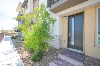 Photo #2: 2462109 Listing 