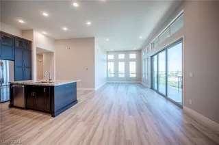 Photo #6: 2462109 Listing 