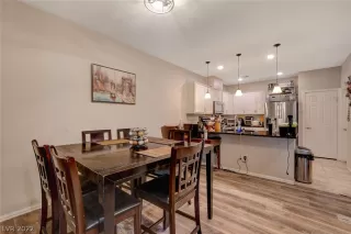 Photo #5: 2462111 Listing