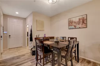 Photo #6: 2462111 Listing