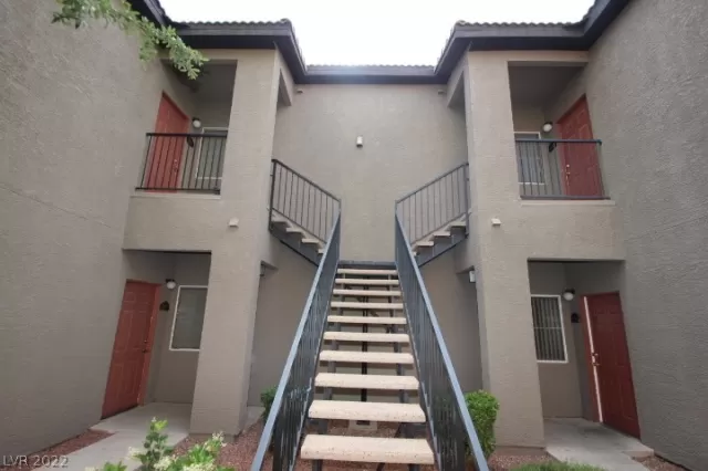 MLS: 2462114 Condo For Sale