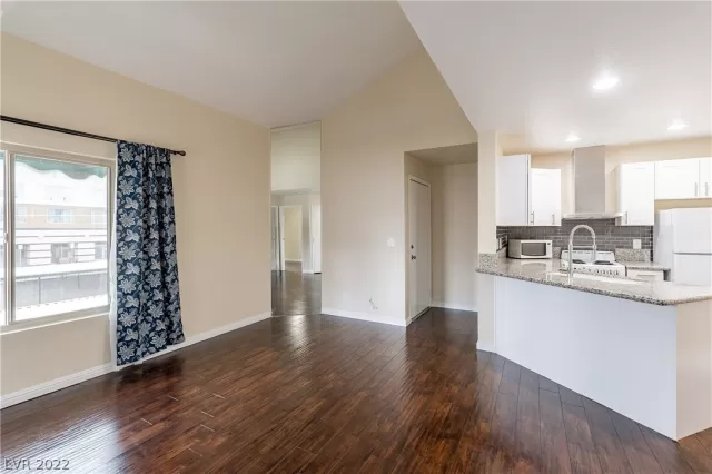 MLS: 2462121 Condo For Sale