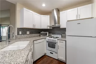 Photo #5: 2462121 Listing 