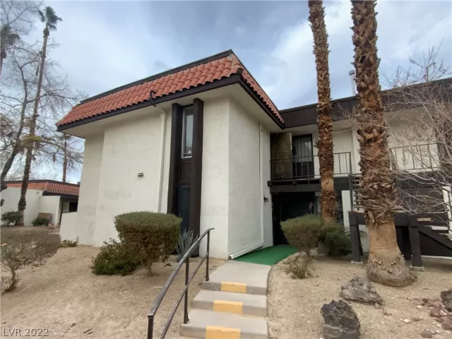 MLS: 2462128 Condo For Sale