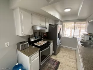 Photo #4: 2462128 Listing 